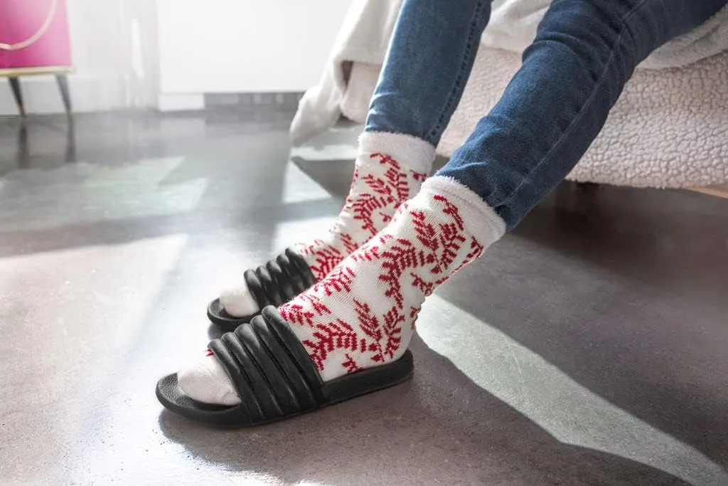 American Mammoth 3 Pairs Cozy Cabin Socks for Women - Aloe Infused Fuzzy Fluffy Comfortable Socks