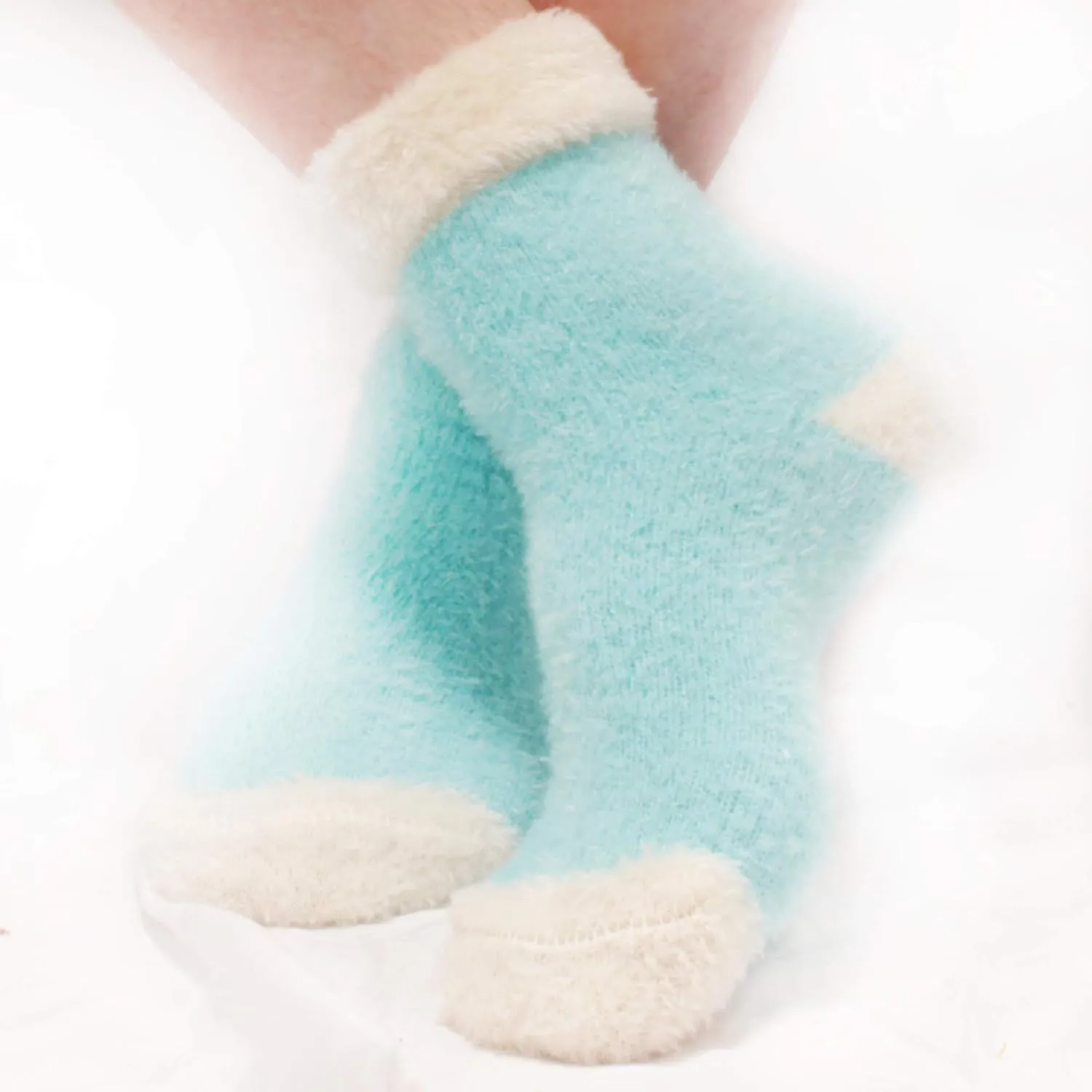 BambooMN Super Soft Warm Fuzzy Stripe/Polka Dot/Gradient/Snowflake Socks