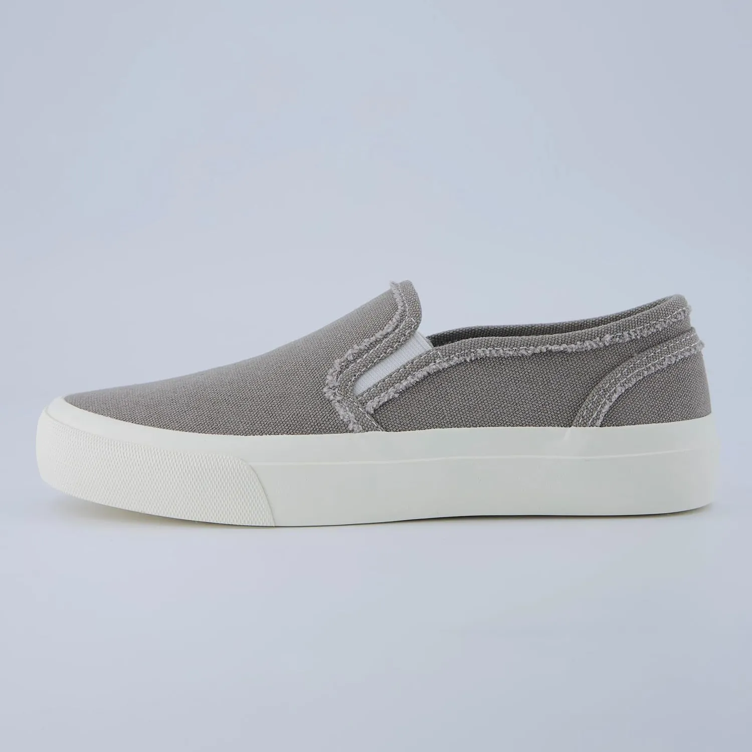 CUSHIONAIRE Fulton Women’s Slip-On Sneaker – Frayed Canvas Casual Shoe with Memory Foam & Flexible Outsole