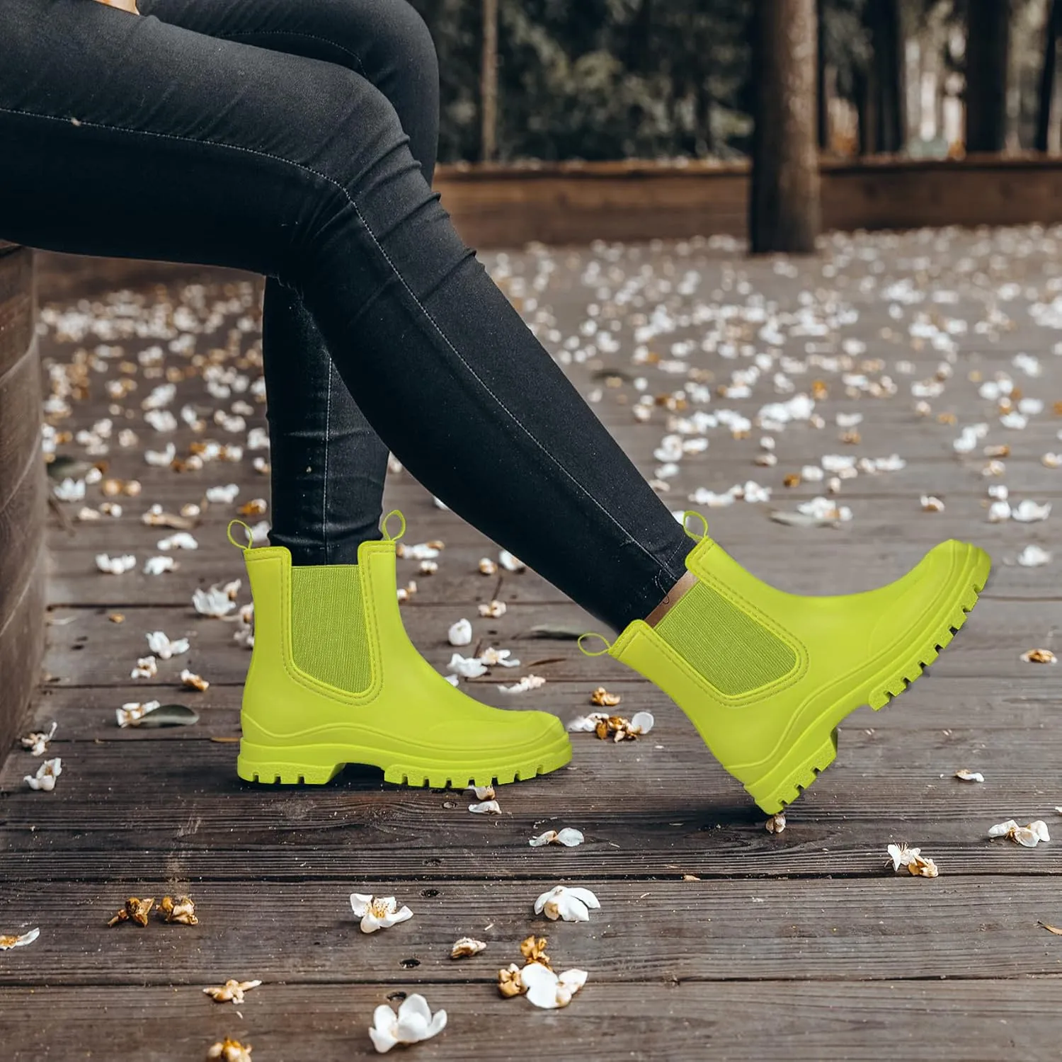 DKSUKO Women's Short Rain Boots Rubber Waterproof Garden Boots Elastic Slip On Ankle Chelsea Boot Fashion Insulated Rain Shoe for Outdoor Work Thick Sole