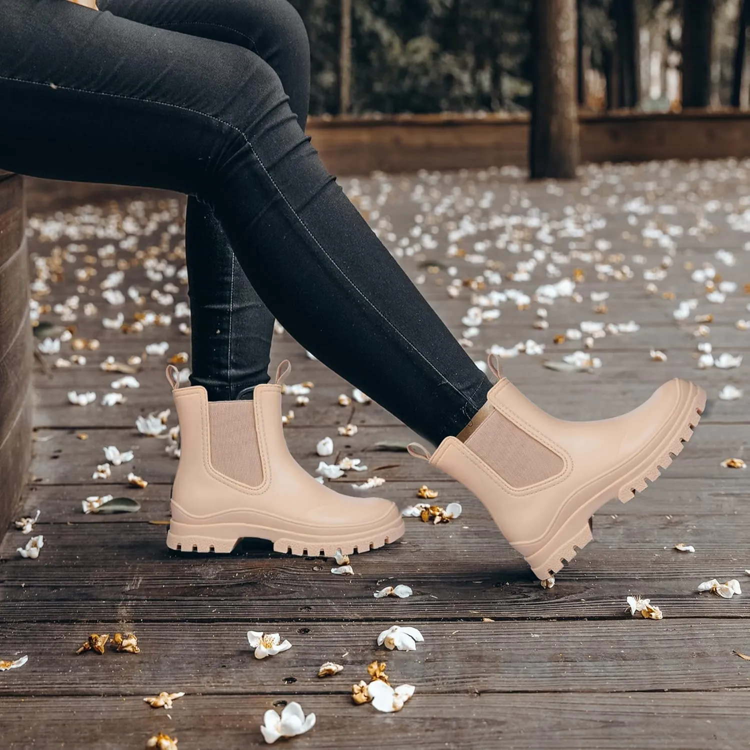 DKSUKO Women's Short Rain Boots Rubber Waterproof Garden Boots Elastic Slip On Ankle Chelsea Boot Fashion Insulated Rain Shoe for Outdoor Work Thick Sole