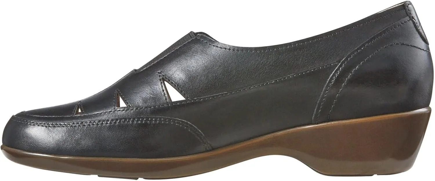 Easy Spirit Women's Daisie Casual Slip-On Shoe