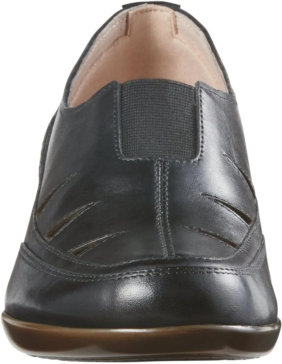 Easy Spirit Women's Daisie Casual Slip-On Shoe