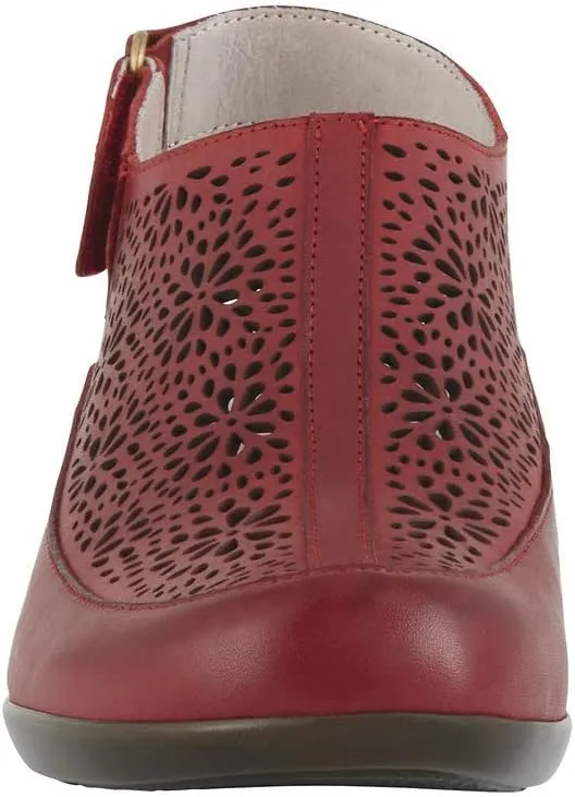 Easy Spirit Women's Dawn Clog