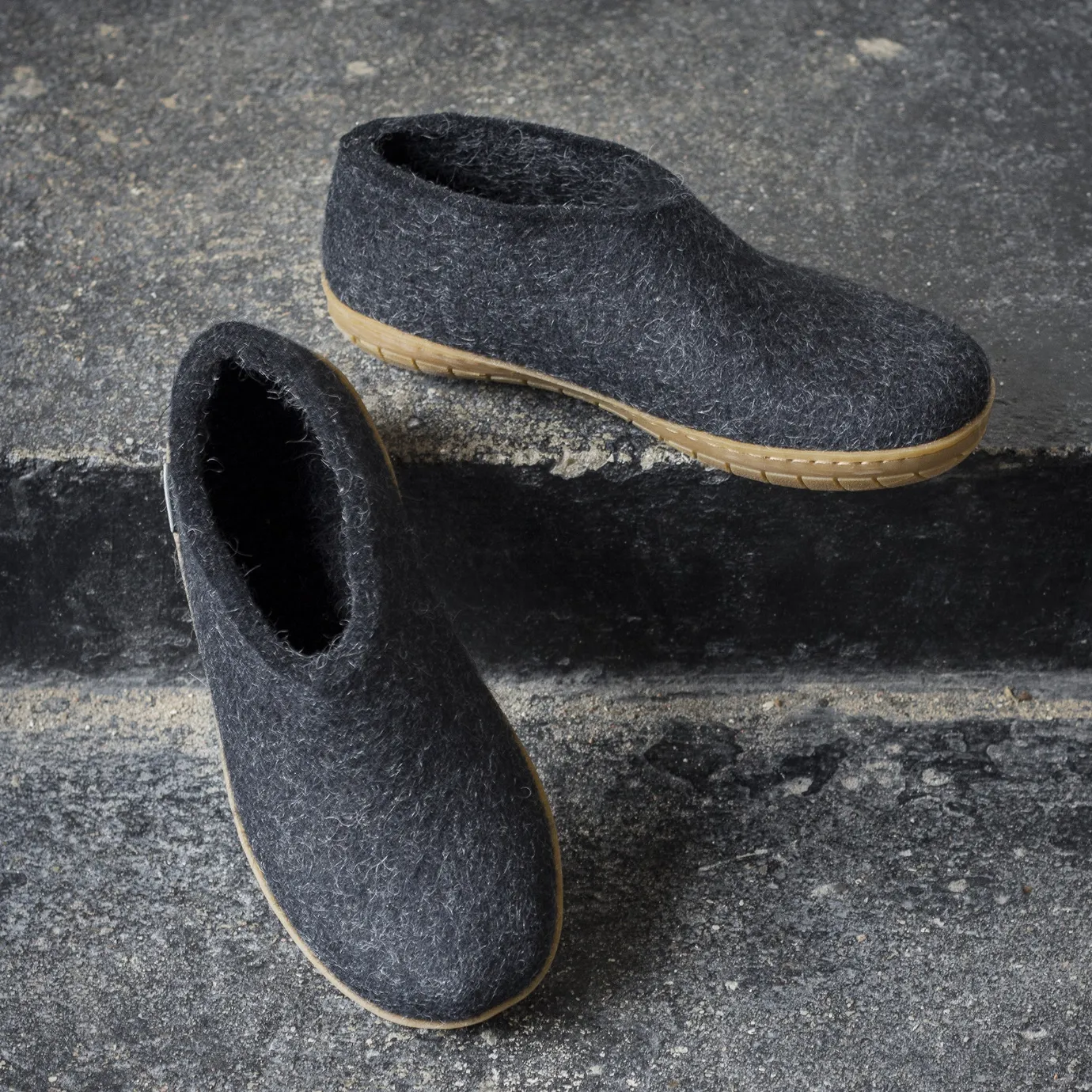 Glerups The Shoe Charcoal - Honey Rubber Sole