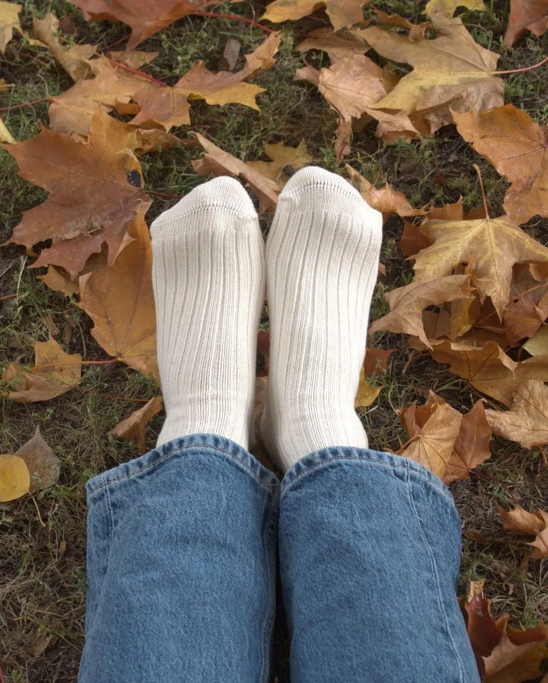 GoWith 4-5 Pairs Unisex Natural 97% Cotton Crew Socks, Comfy Cozy Breathable Seamless Casual Socks for Men & Women