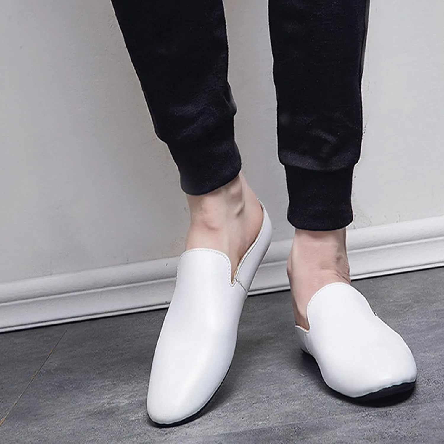 Men's Leather Open Back Flat Mules Vintage Round Toe Soft Sole Non-Slip Slip-On Formal Slippers Business Work Driving Walking Shoes