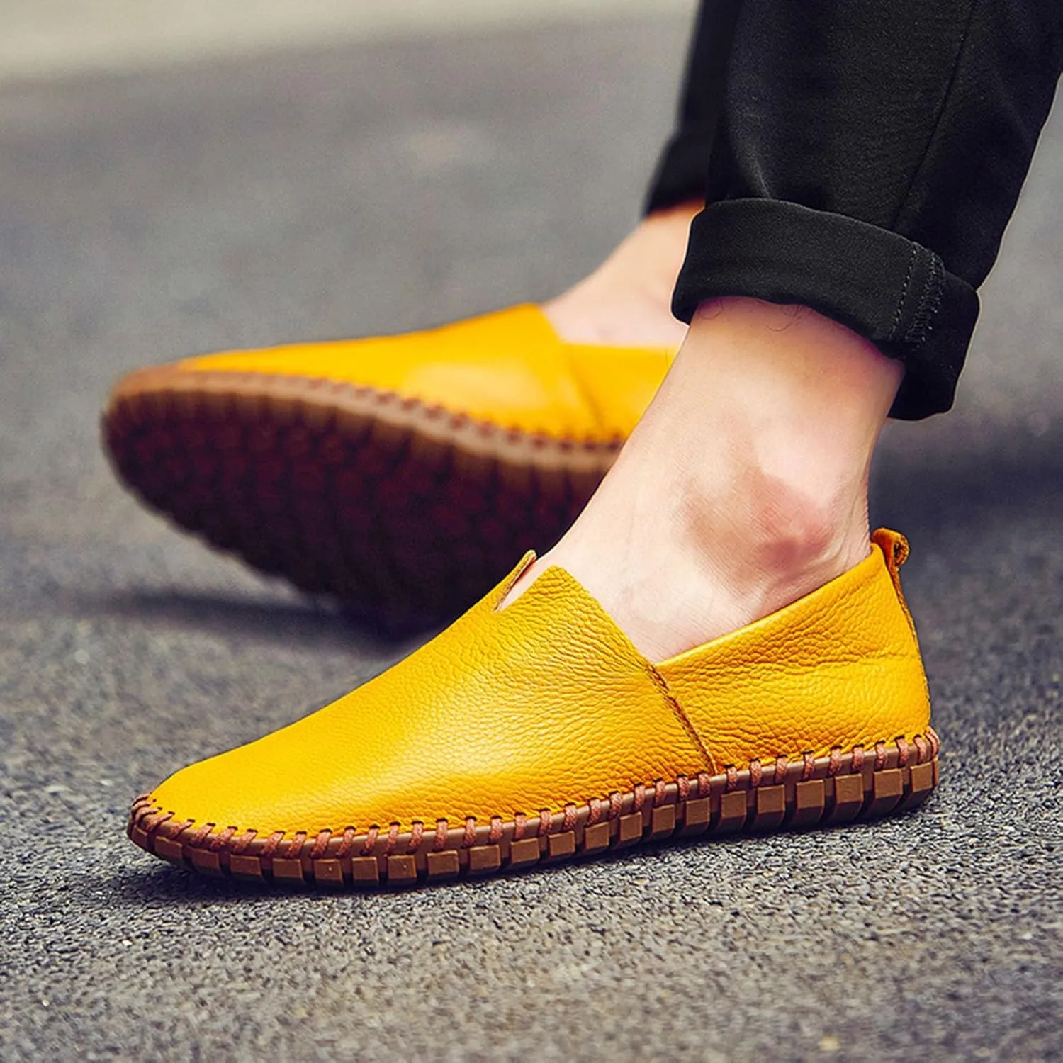 Men's Retro Hand-Stitched Leather Soft-Soled Loafers Fashion Casual Comfortable Soft Non-Slip Walking Shoes