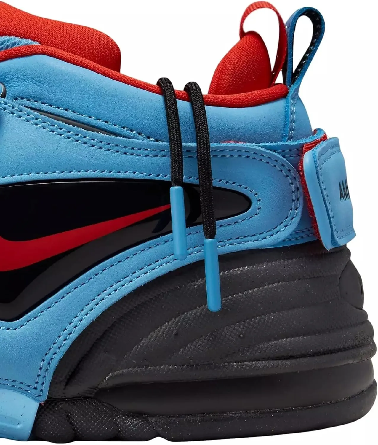 Nike Men's Basketball Shoe