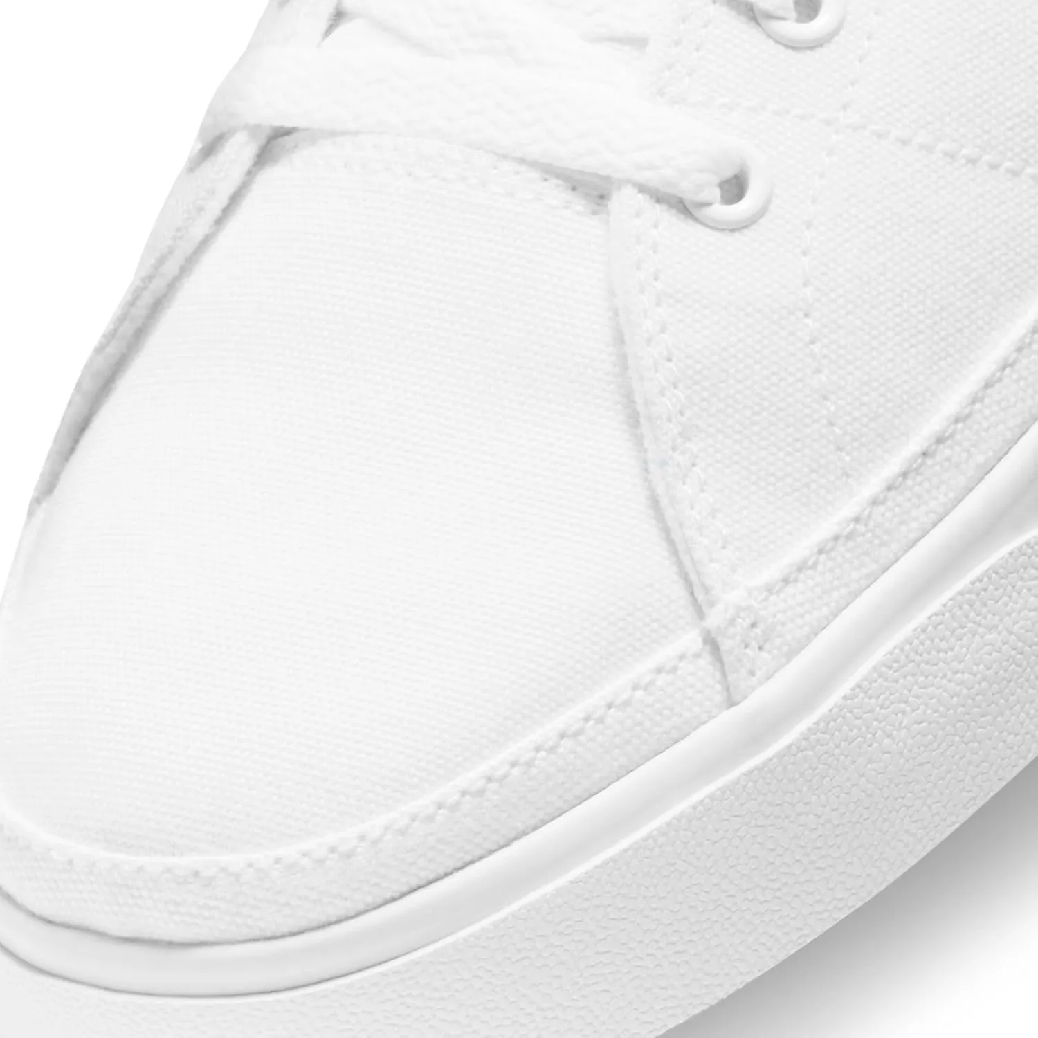 Nike Men's Classic Basketball Shoe
