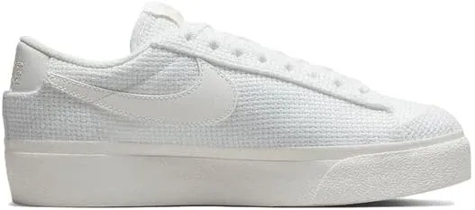 NIKE Women's Flex Supreme TR 5 Cross Training Shoe