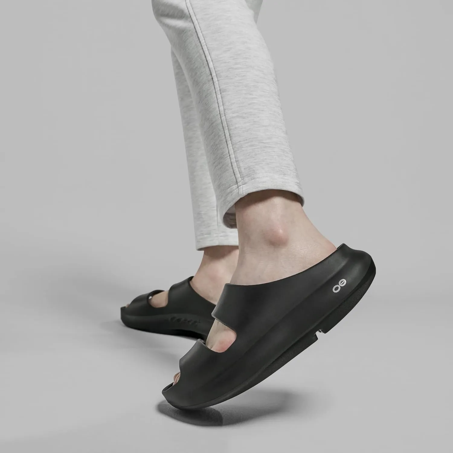 OOFOS OOyea Recovery Shoe - Women’s and Men’s