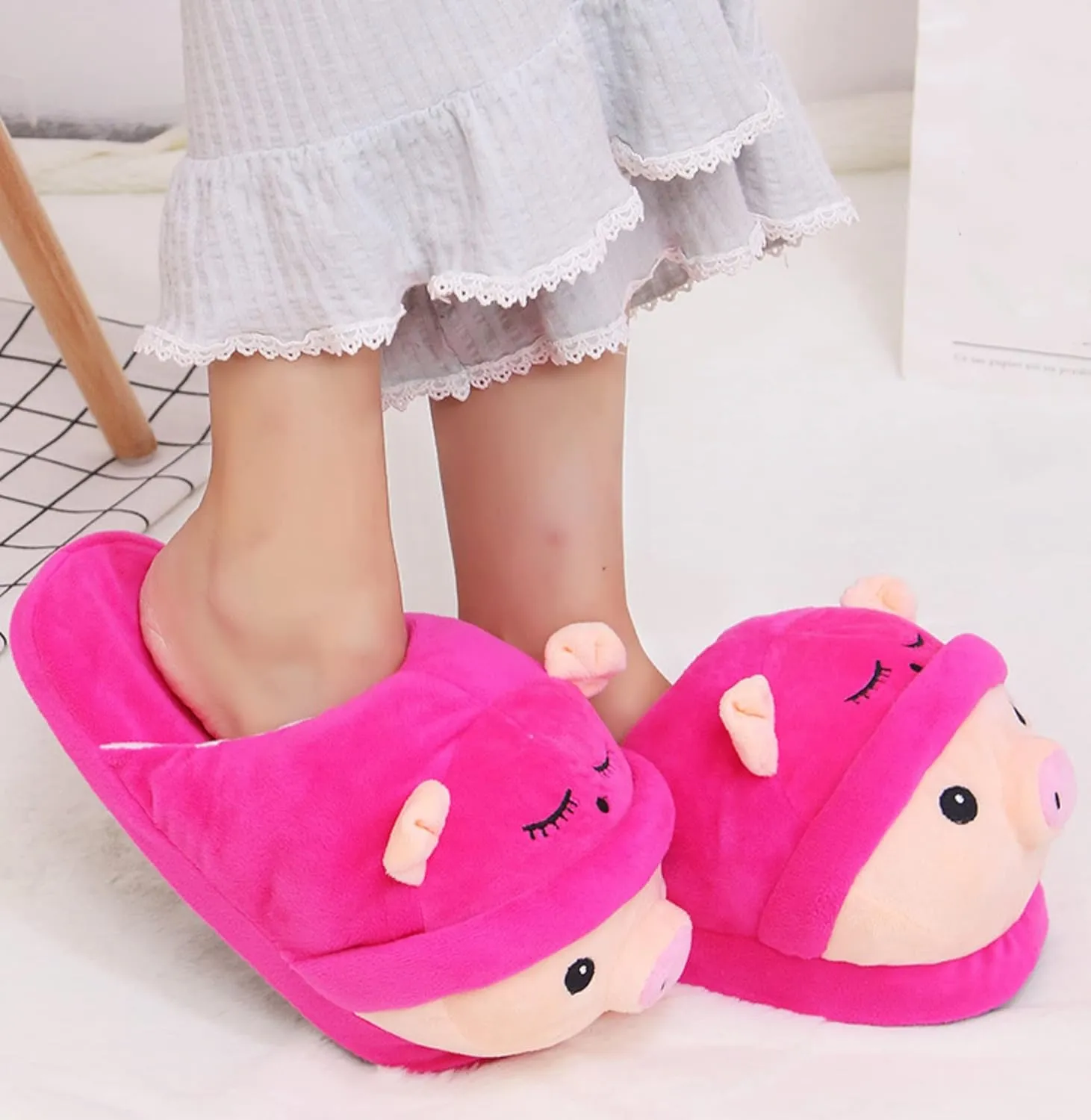 Sheep slippers Interesting animal shoes Warm keeping plush adult cartoon slippers for men and women at home