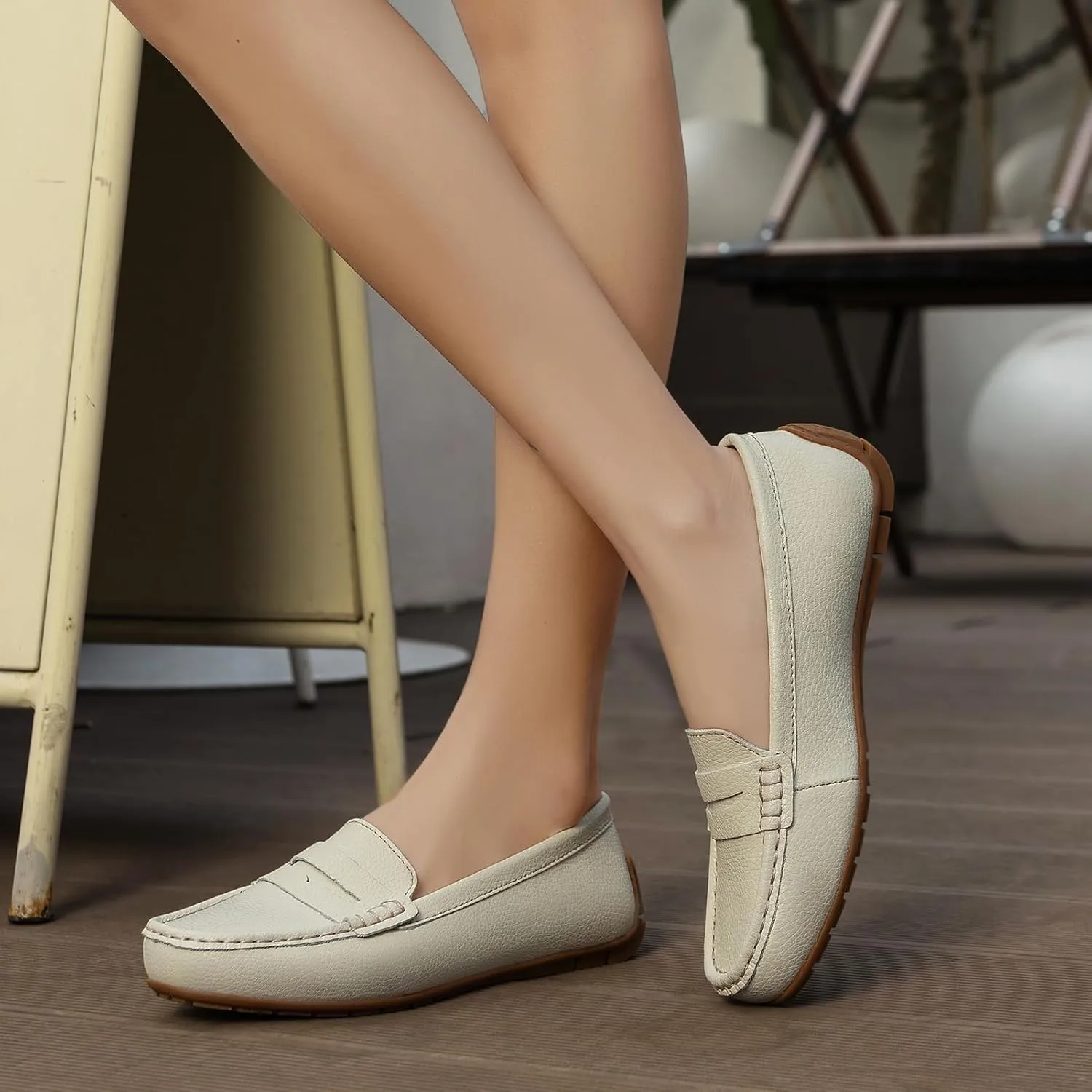 Women's Comfortable & Lightweight Leather Penny Loafers Slip-Ons Cute Business Casual Dress Shoes Work Office Flats Everyday Walking Shoes Driving Mocs for Women