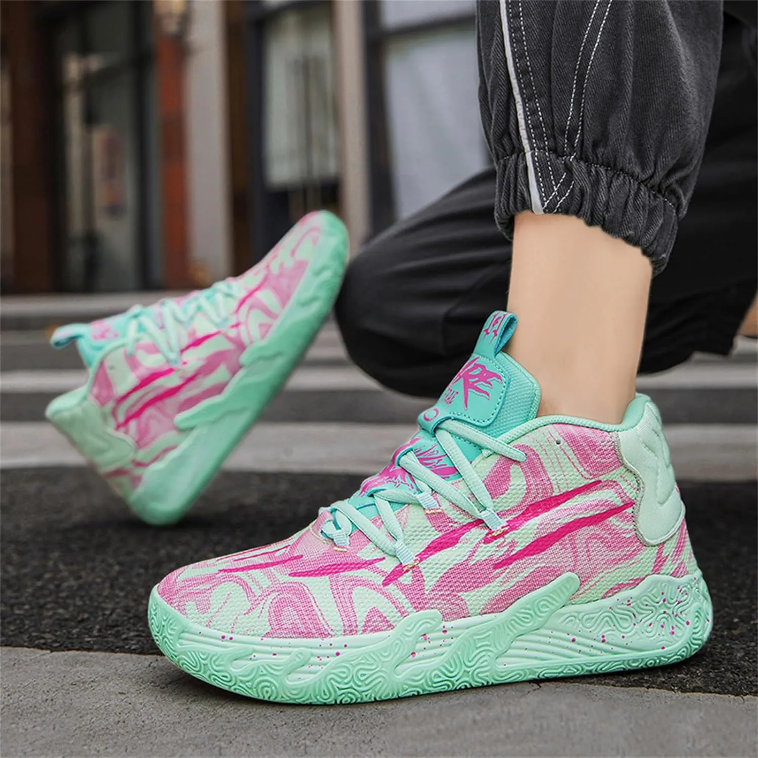 Womens Lightweight Lace Up High Top Fashion Basketball Shoes Soft Non-Slip Running Tennis Volleyball Sneakers Classic Sports Shoes
