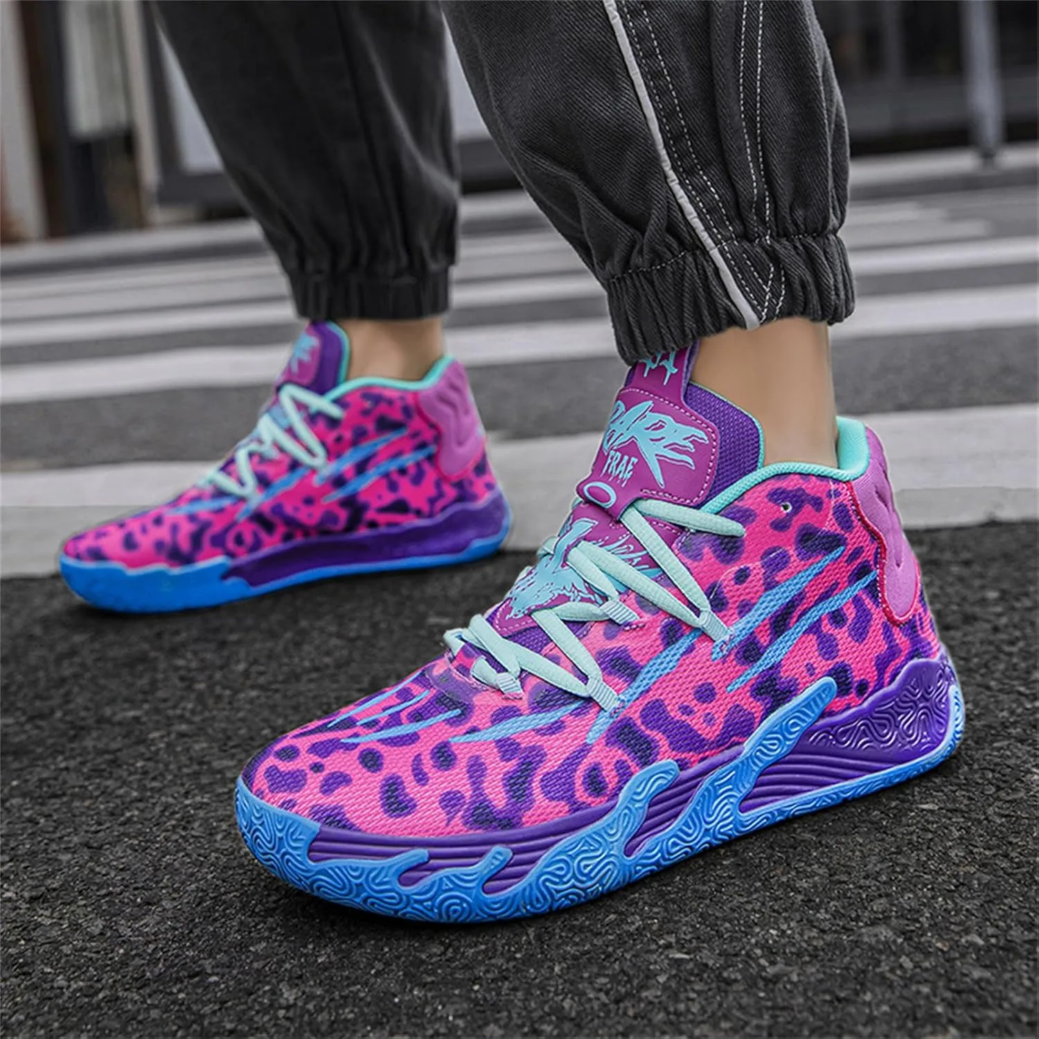 Womens Lightweight Lace Up High Top Fashion Basketball Shoes Soft Non-Slip Running Tennis Volleyball Sneakers Classic Sports Shoes